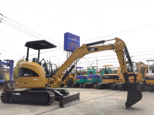 รถขุด CAT 303C CR มือสองนำเข้าจากญี่ปุ่น ทำสีใหม่