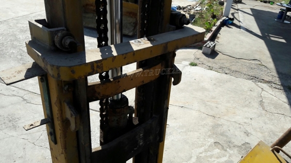 รถโฟล์คลิฟท์ KOMATSU รุ่น FG35-1 MODEL FG35-1 SERAIL 60156 รถโฟล์คลิฟท์ KOMATSU รุ่น FG35-1 MODEL FG35-1 SERAIL 60156