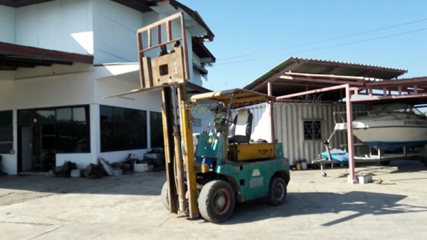 รถโฟล์คลิฟท์ KOMATSU รุ่น FG35-1 MODEL FG35-1 SERAIL 60156 รถโฟล์คลิฟท์ KOMATSU รุ่น FG35-1 MODEL FG35-1 SERAIL 60156