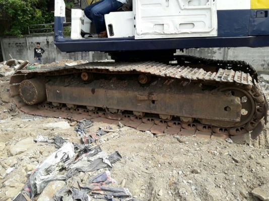 ขายแบ็คโฮโคมัสสุรุ่น PC200 รุ่น5 ไฟฟ้าครบใช้งานใด้ดีโซ่ดีเครื่องดีปั้มดีเอกสารพร้อมราคา480000 ขายแบ็คโฮโคมัสสุรุ่น PC200 รุ่น5 ไฟฟ้าครบใช้งานใด้ดีโซ่ดีเครื่องดีปั้มดีเอกสารพร้อมราคา480000