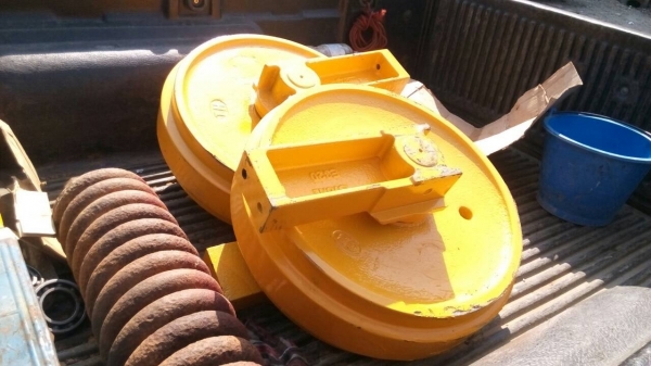 ขายล้อนำรถแมคโค CAT-320-1-2-B-D ของแท้สภาพสวย ยังไม่ได้ซ่อม  แถมชุดเร่งแทรกให้ มี 2ชุด สนใจรีบหน่อยนะครับ