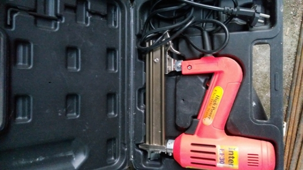 เครื่องยิงลูกแม็กซ์ไฟฟ้า