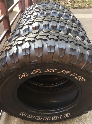 ยาง Mud Maxxis 30 9.5 R15 ปลายปี11 ดอกเต็ม ไม่มีปะ ราคาไม่แพง