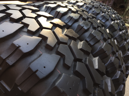 ยาง Mud Maxxis 30 9.5 R15 ปลายปี11 ดอกเต็ม ไม่มีปะ ราคาไม่แพง