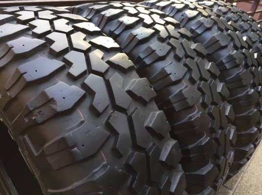 ยาง Mud Maxxis 30 9.5 R15 ปลายปี11 ดอกเต็ม ไม่มีปะ ราคาไม่แพง