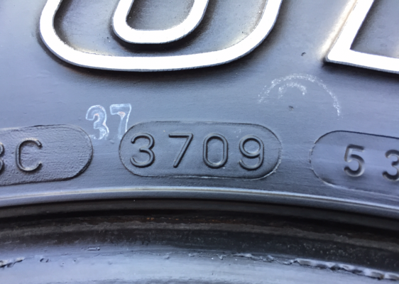 ยาง Mud Maxxis 30 9.5 R15 ปลายปี11 ดอกเต็ม ไม่มีปะ ราคาไม่แพง