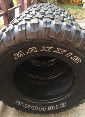 ยาง Mud Maxxis 30 9.5 R15 ปลายปี11 ดอกเต็ม ไม่มีปะ ราคาไม่แพง