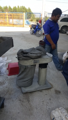 ขายเครื่องขัดกับเครื่องดูดฝุ่น 2 ชุด 4ชิ้น 50,000 บาท