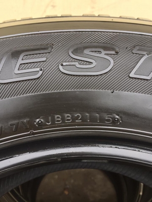 ขายยาง BRIDGESTONE DUELER A/T 693III 265-65-17 ปี15 ดอกเต็ม ไม่มีตำหนิ ไม่มีปะ ชุดละ 6,900 บาท