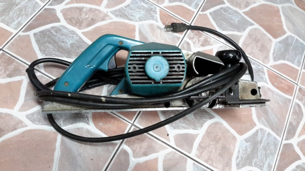 กบไฟฟ้า MAKITA 1100