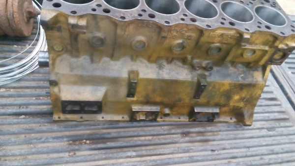 ขายเสื้อสูบรถแมคโค PC-200-5  6-D-95-Lของเก่าถอด สภาพสวย อัดปลอกใหม่ รับประกัน ไม่แตกร้าว ขายไม่แพงครับ