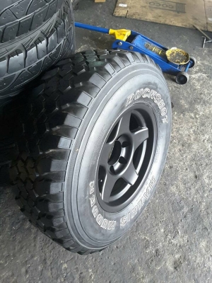 ล้ออะไหล่ Max + Maxxis MT 285-75-16 สวยๆ 1วง ล้ออะไหล่ Max + Maxxis MT 285-75-16 สวยๆ 1วง