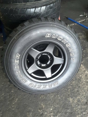 ล้ออะไหล่ Max + Maxxis MT 285-75-16 สวยๆ 1วง