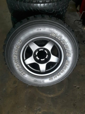 ล้ออะไหล่ Max + Maxxis MT 285-75-16 สวยๆ 1วง ล้ออะไหล่ Max + Maxxis MT 285-75-16 สวยๆ 1วง