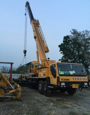 ขายดาวน์ 2,500,000 รถเครน 50 ตัน XCMG ซื้อใหม่มาผ่อนต่อ ประมาณ 5.2 ล้าน (รวมดอกเบี้ยแล้ว)  รถจอดที่ ชลบุรี 090-772-3710 090-772-3708