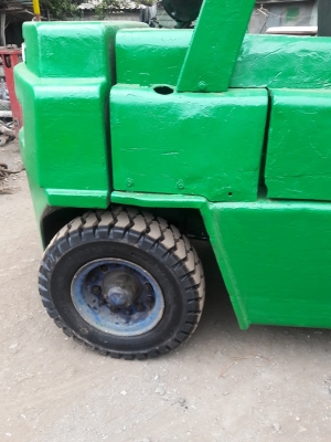 ฟอล์คลิฟท์ Komatsu 3.5 T.ดีเซล ราคาถูกครับ ฟอล์คลิฟท์ Komatsu 3.5 T.ดีเซล ราคาถูกครับ