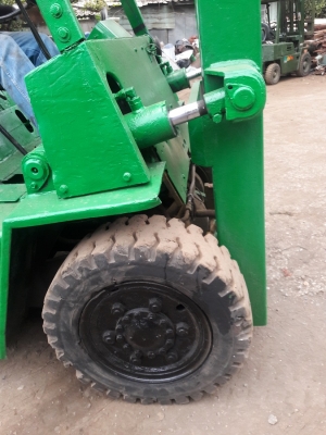 ฟอล์คลิฟท์ Komatsu 3.5 T.ดีเซล ราคาถูกครับ ฟอล์คลิฟท์ Komatsu 3.5 T.ดีเซล ราคาถูกครับ