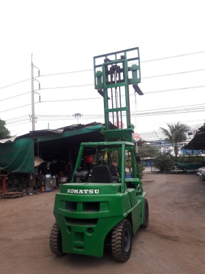 ฟอล์คลิฟท์ Komatsu 3.5 T.ดีเซล ราคาถูกครับ ฟอล์คลิฟท์ Komatsu 3.5 T.ดีเซล ราคาถูกครับ