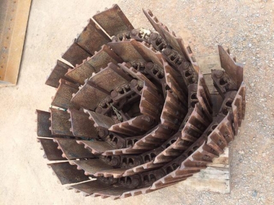 แทรคเหล็ก ใช้กับรถขุด PC200 นำเข้าจากญี่ปุ่น ติดต่อ 087-9118593/085-0843200