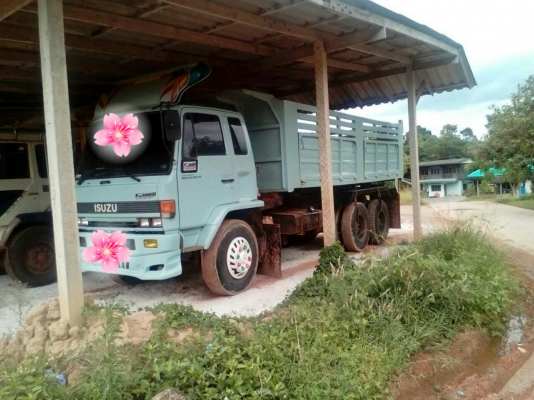 ขายรถบรรทุก 10 ล้อดัมพ์ ISUZU ROCKY 195 แรงม้า ราคา 850000