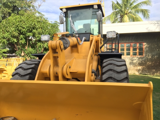 ขายรถตักใหม่ขนาด 3คิว