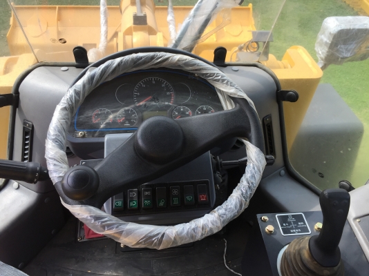 ขายรถตักใหม่ขนาด 3คิว