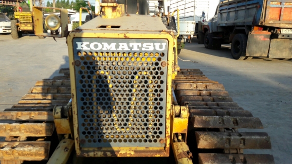 รถแทรกเตอร์ KOMATSU D20P6 4สูบ รุ่น 4D95s MODELD20P6