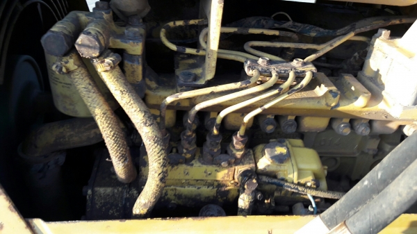 รถแทรกเตอร์ KOMATSU D20P6 4สูบ รุ่น 4D95s MODELD20P6