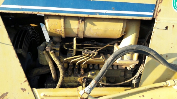 รถแทรกเตอร์ KOMATSU D20P6 4สูบ รุ่น 4D95s MODELD20P6