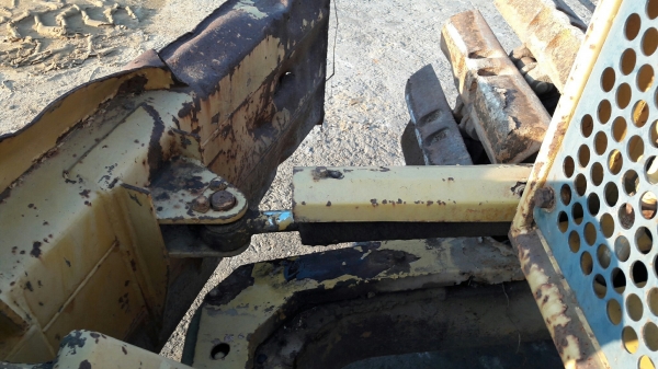 รถแทรกเตอร์ KOMATSU D20P6 4สูบ รุ่น 4D95s MODELD20P6