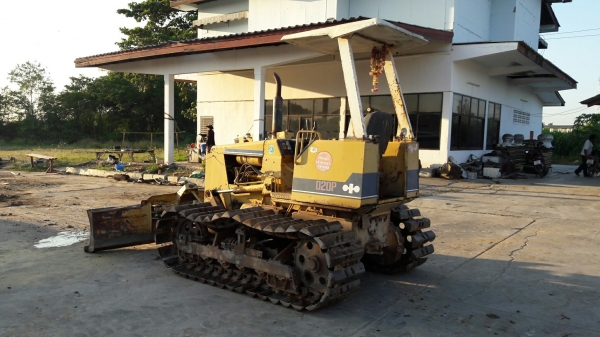 รถแทรกเตอร์ KOMATSU D20P6 4สูบ รุ่น 4D95s MODELD20P6