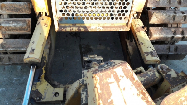 รถแทรกเตอร์ KOMATSU D20P6 4สูบ รุ่น 4D95s MODELD20P6