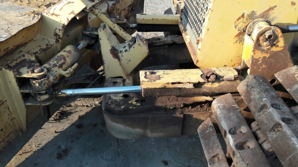 รถแทรกเตอร์ KOMATSU D20P6 4สูบ รุ่น 4D95s MODELD20P6