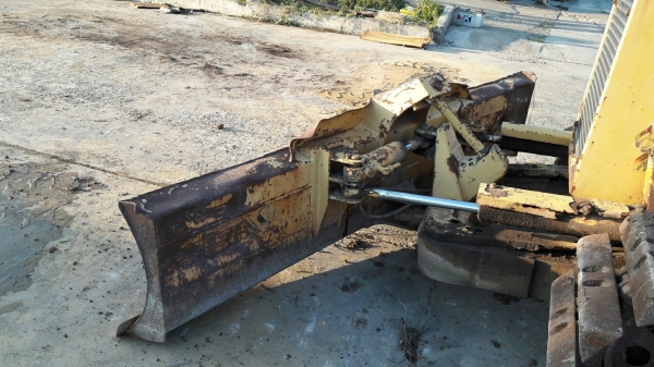 รถแทรกเตอร์ KOMATSU D20P6 4สูบ รุ่น 4D95s MODELD20P6