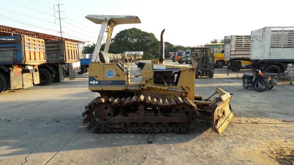 รถแทรกเตอร์ KOMATSU D20P6 4สูบ รุ่น 4D95s MODELD20P6