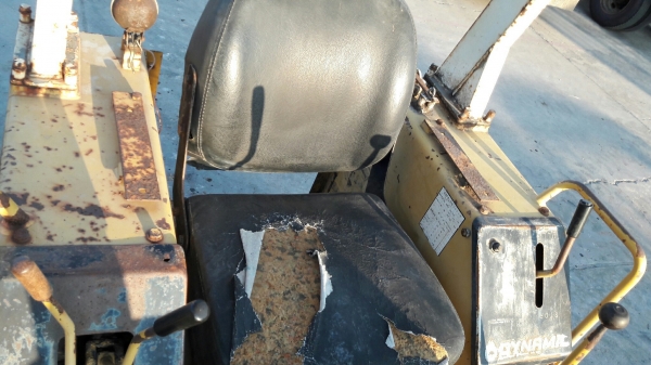 รถแทรกเตอร์ KOMATSU D20P6 4สูบ รุ่น 4D95s MODELD20P6