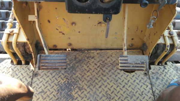 รถแทรกเตอร์ KOMATSU D20P6 4สูบ รุ่น 4D95s MODELD20P6