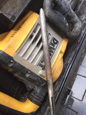 ขายสกัดไฟฟ้า DEWALT 25901K มือสองสภาพสวยงามครับ ขายสกัดไฟฟ้า DEWALT 25901K มือสองสภาพสวยงามครับ