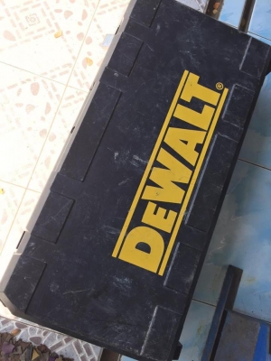 ขายสกัดไฟฟ้า DEWALT 25901K มือสองสภาพสวยงามครับ ขายสกัดไฟฟ้า DEWALT 25901K มือสองสภาพสวยงามครับ