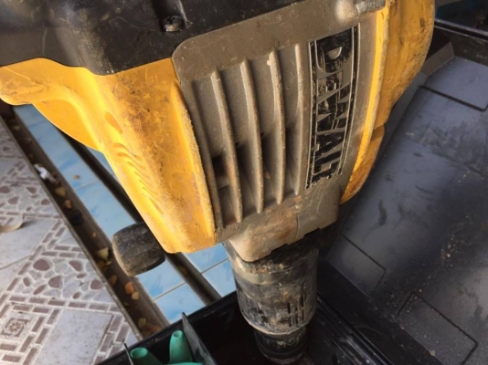 ขายสกัดไฟฟ้า DEWALT 25901K มือสองสภาพสวยงามครับ ขายสกัดไฟฟ้า DEWALT 25901K มือสองสภาพสวยงามครับ