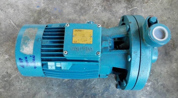 ** ของใหม่!! ** ปั้มน้ำแรงดันใบพัดทองเหลืองอิตาลี่ CALPEDA Made in ITALY 4 HP 380V ** ของใหม่!! ** ปั้มน้ำแรงดันใบพัดทองเหลืองอิตาลี่ CALPEDA Made in ITALY 4 HP 380V