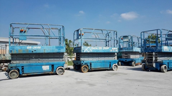 ** เหลือ 3 คันครับ ** ลิฟท์กระเช้าขากรรไกร Genie Scissor Made in USA รุ่น GS-2646 (มี 6 คัน)