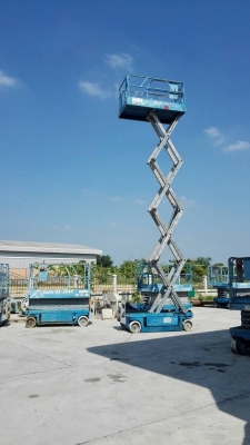 ** เหลือ 3 คันครับ ** ลิฟท์กระเช้าขากรรไกร Genie Scissor Made in USA รุ่น GS-2646 (มี 6 คัน)