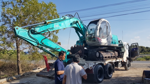 ขายด่วนรถแบ็คโฮKOBELCO-SK120MARK-5มาร์ไฟร์รถนอกเพิ่งนำเข้ามายังไม่เคยใช้งานในเมืองไทยเลย