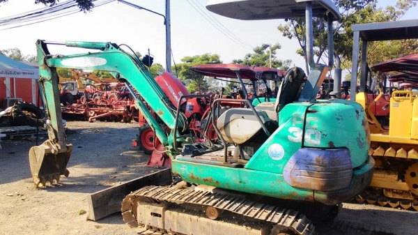 ขายรถขุดตามสภาพ KOMATSU PC30-7 เก่าไทยนะครับ รถพอใช้งานได้เหมาะสมกับราคาสุดๆครับ สนใจติดต่อสันต์ 092-2603737