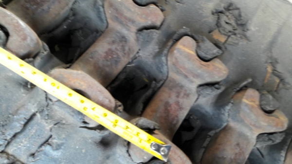 ขายแทรคยางรถขุด 75 UU, 75UR, EX75 ขนาดกว้าง หน้ายาง45CM มี72ข้อ ขายราคา 35,000 บาท ขายแทรคยางรถขุด 75 UU, 75UR, EX75 ขนาดกว้าง หน้ายาง45CM มี72ข้อ ขายราคา 35,000 บาท