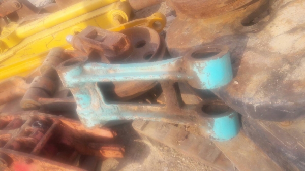 โตงเตงรถขุดขนาด200 รูสลัก80 MM ขายราคา 9,000 บาท