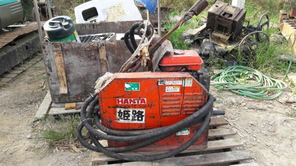 ขายด่วน//////เครื่องฉีดยางมะตอย ยี่ห้อ HANTA   พร้อมใช้งานได้เลยค่ะ  ขายราคาแค่ 13,000 บาทค่ะ