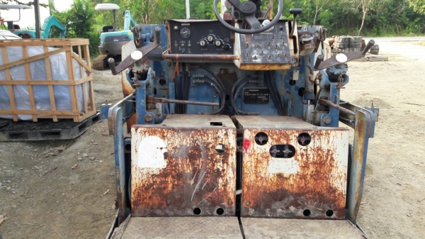 ขายรถปูยาง  MITSUBLSHI ขนาด 2-4 เมตร  เก่าจากนอก มีเอกสาร  พร้อมใช้งาน ขายราคา 135,000 บาท