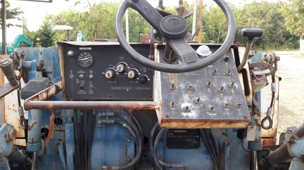 ขายรถปูยาง  MITSUBLSHI ขนาด 2-4 เมตร  เก่าจากนอก มีเอกสาร  พร้อมใช้งาน ขายราคา 135,000 บาท